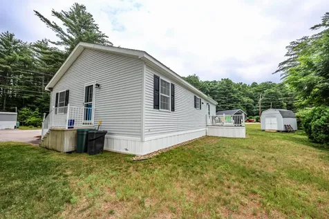 41 Farmwood Drive Nashua NH 03062