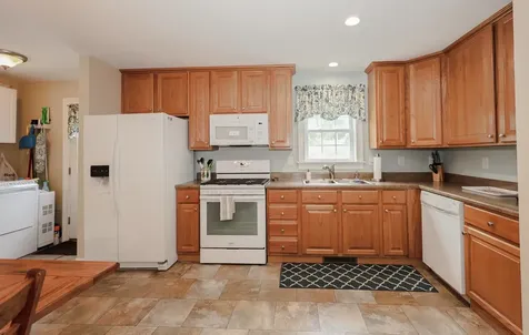 41 Farmwood Drive Nashua NH 03062