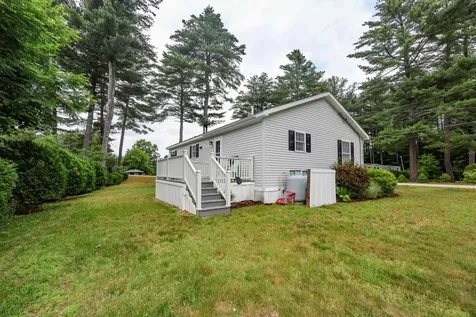 41 Farmwood Drive Nashua NH 03062