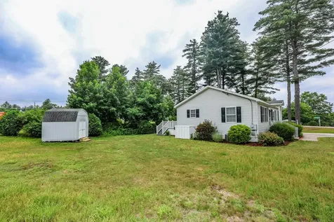 41 Farmwood Drive Nashua NH 03062