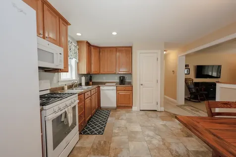 41 Farmwood Drive Nashua NH 03062