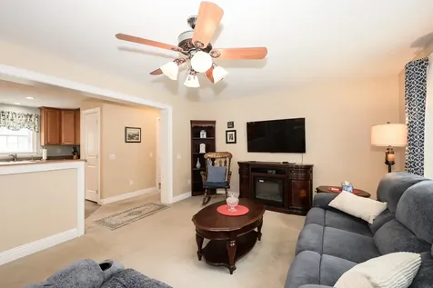41 Farmwood Drive Nashua NH 03062