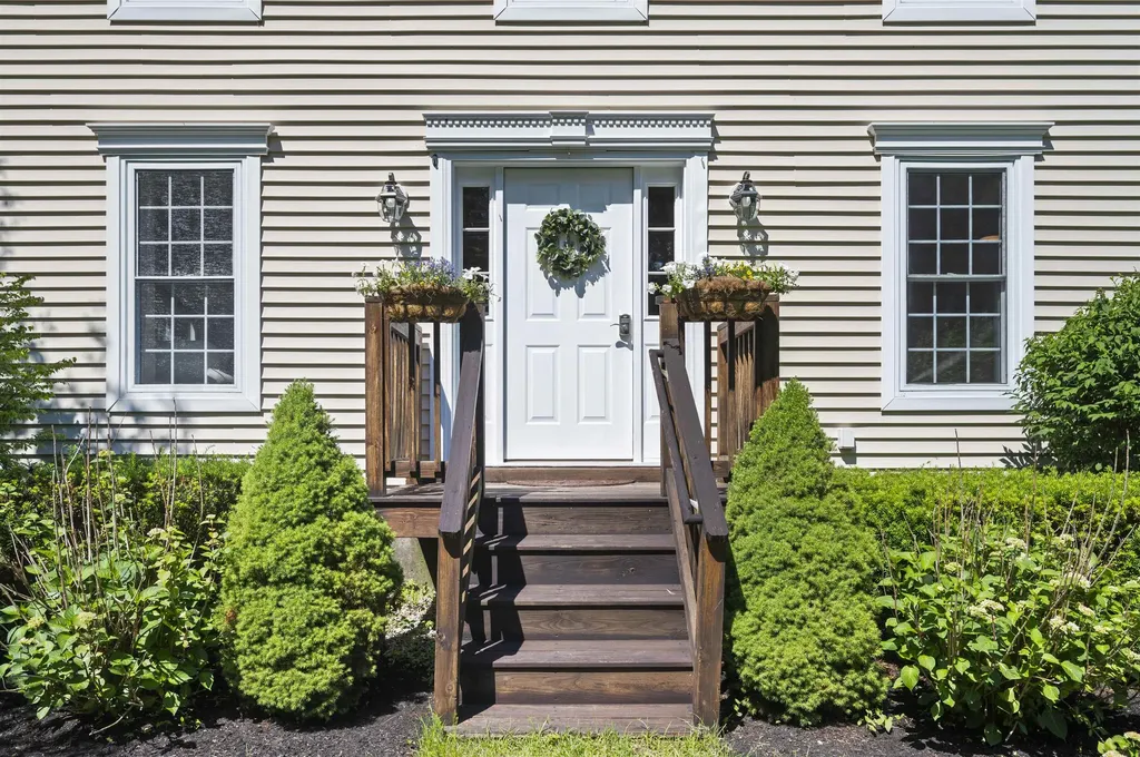 54 Beech Hill Road Exeter NH 03833