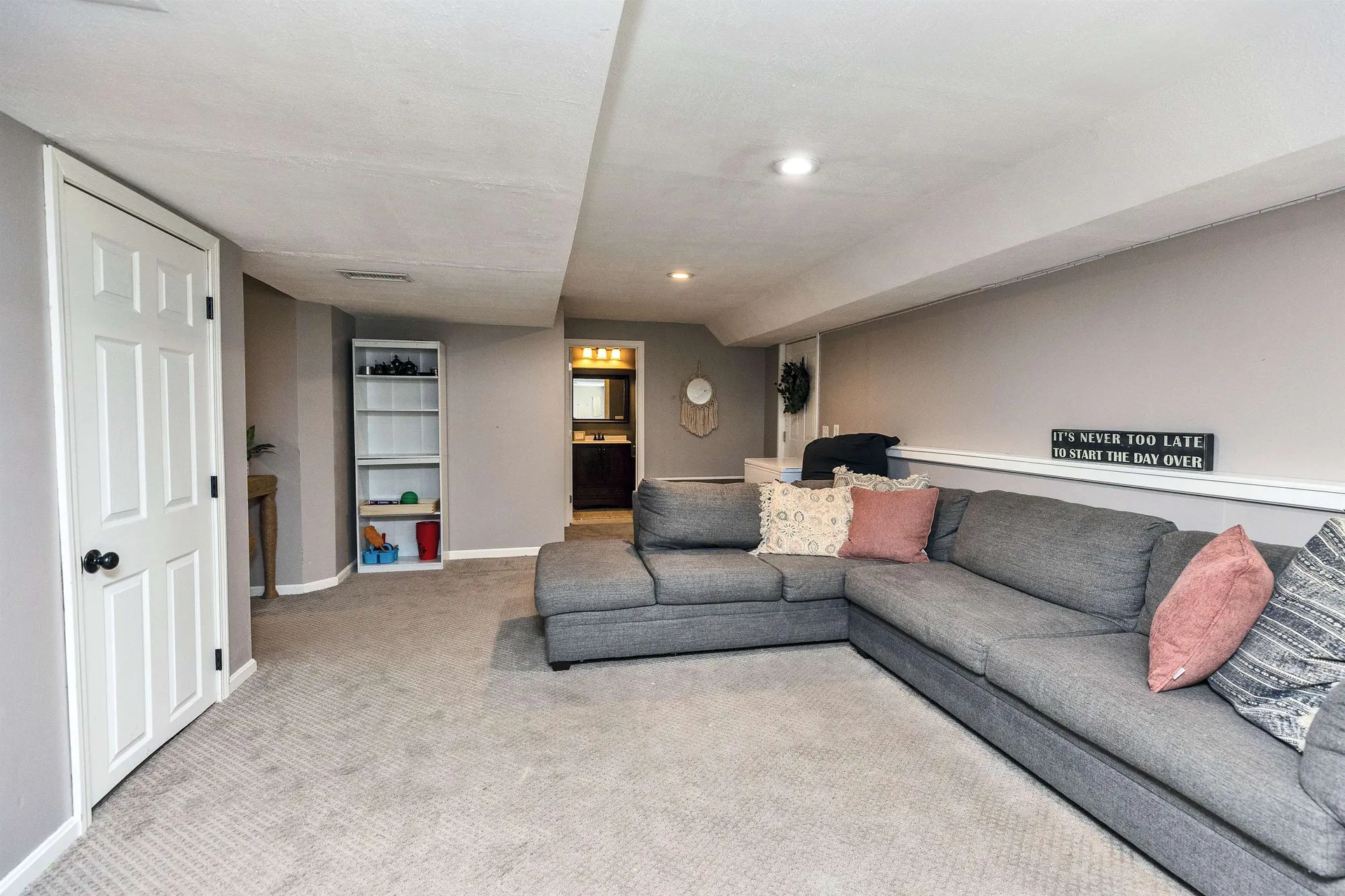 22 Sarah Drive Merrimack NH 03054