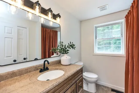 22 Sarah Drive Merrimack NH 03054