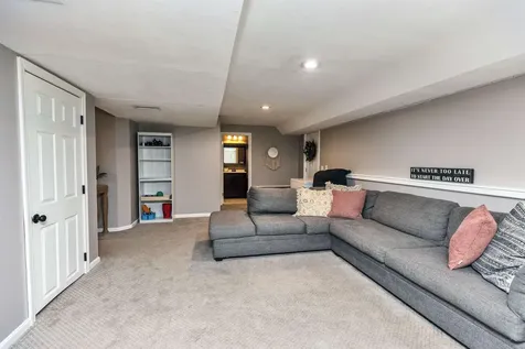 22 Sarah Drive Merrimack NH 03054