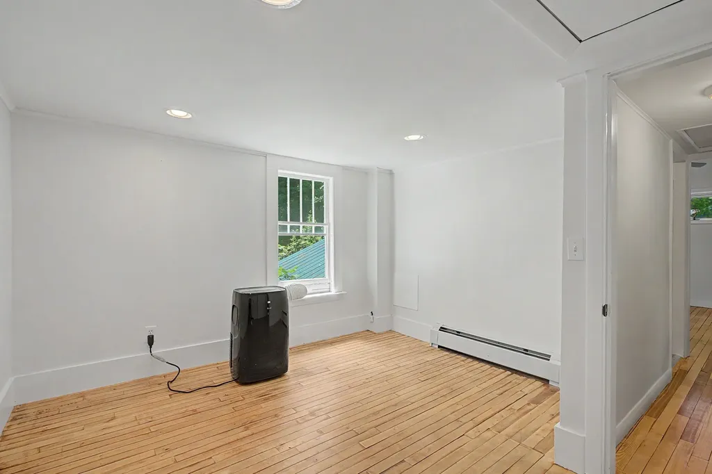 42 Sherburne Road Lee NH 03861