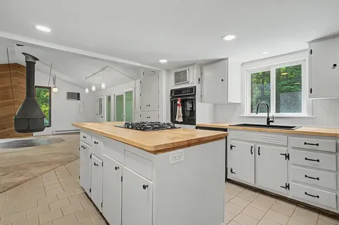 42 Sherburne Road Lee NH 03861