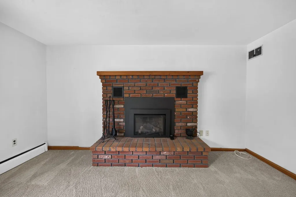 34 Harvey Way Hillsborough NH 03244