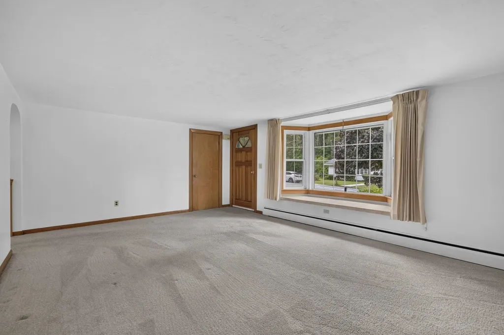 34 Harvey Way Hillsborough NH 03244