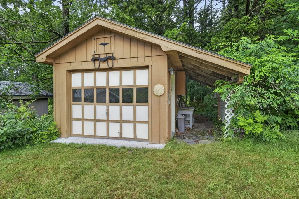 34 Harvey Way Hillsborough NH 03244