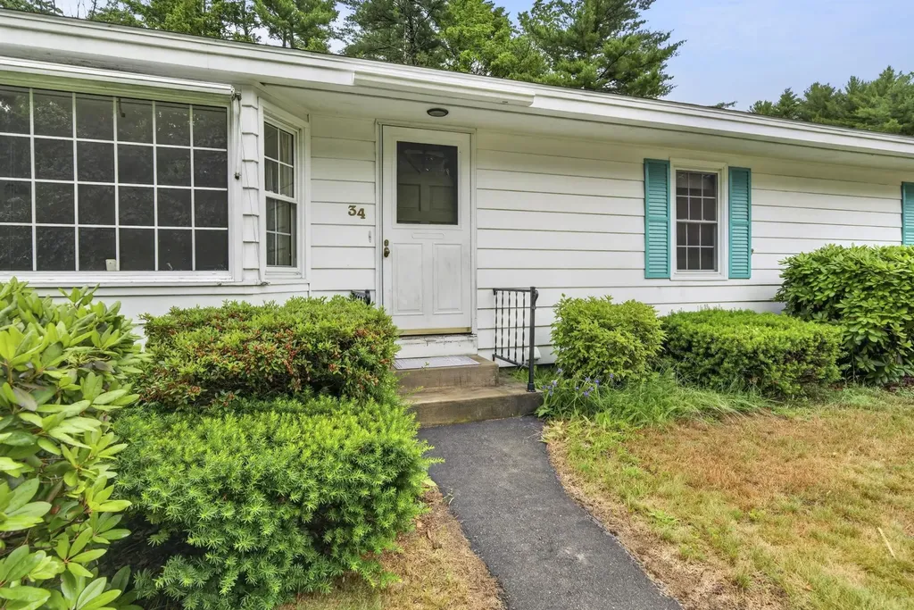 34 Harvey Way Hillsborough NH 03244