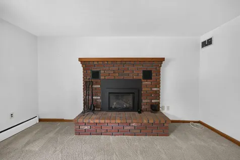 34 Harvey Way Hillsborough NH 03244