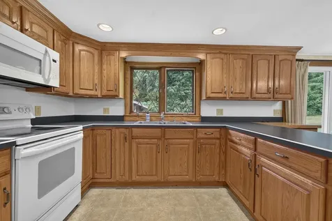 34 Harvey Way Hillsborough NH 03244
