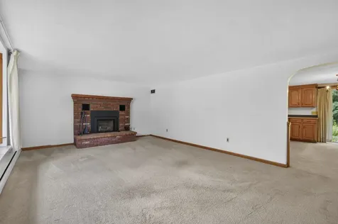 34 Harvey Way Hillsborough NH 03244