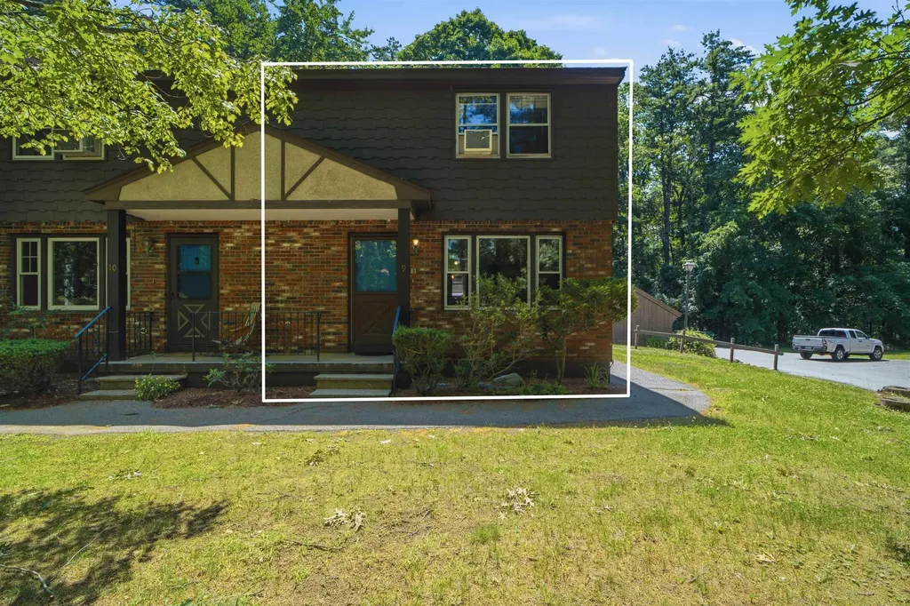 9 Midridge Circle Londonderry NH 03053