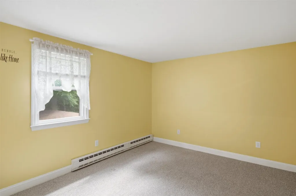 9 Midridge Circle Londonderry NH 03053