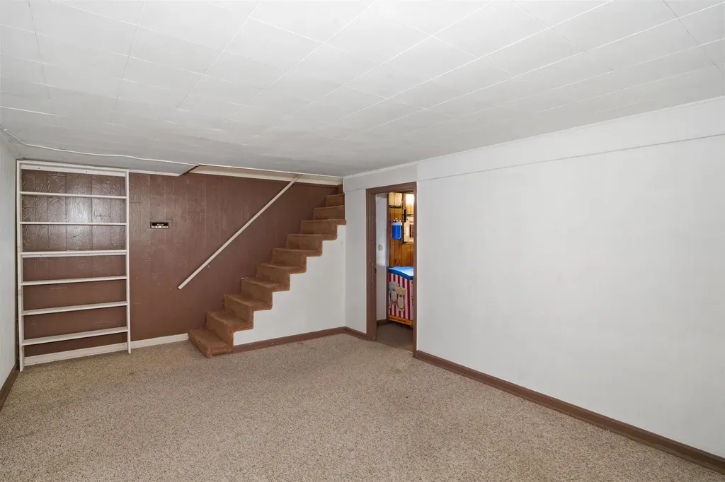 9 Midridge Circle Londonderry NH 03053