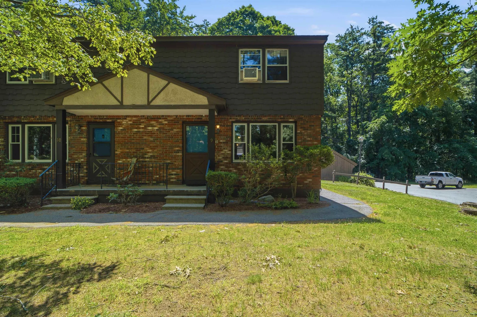 Londonderry NH, 9 Midridge Circle