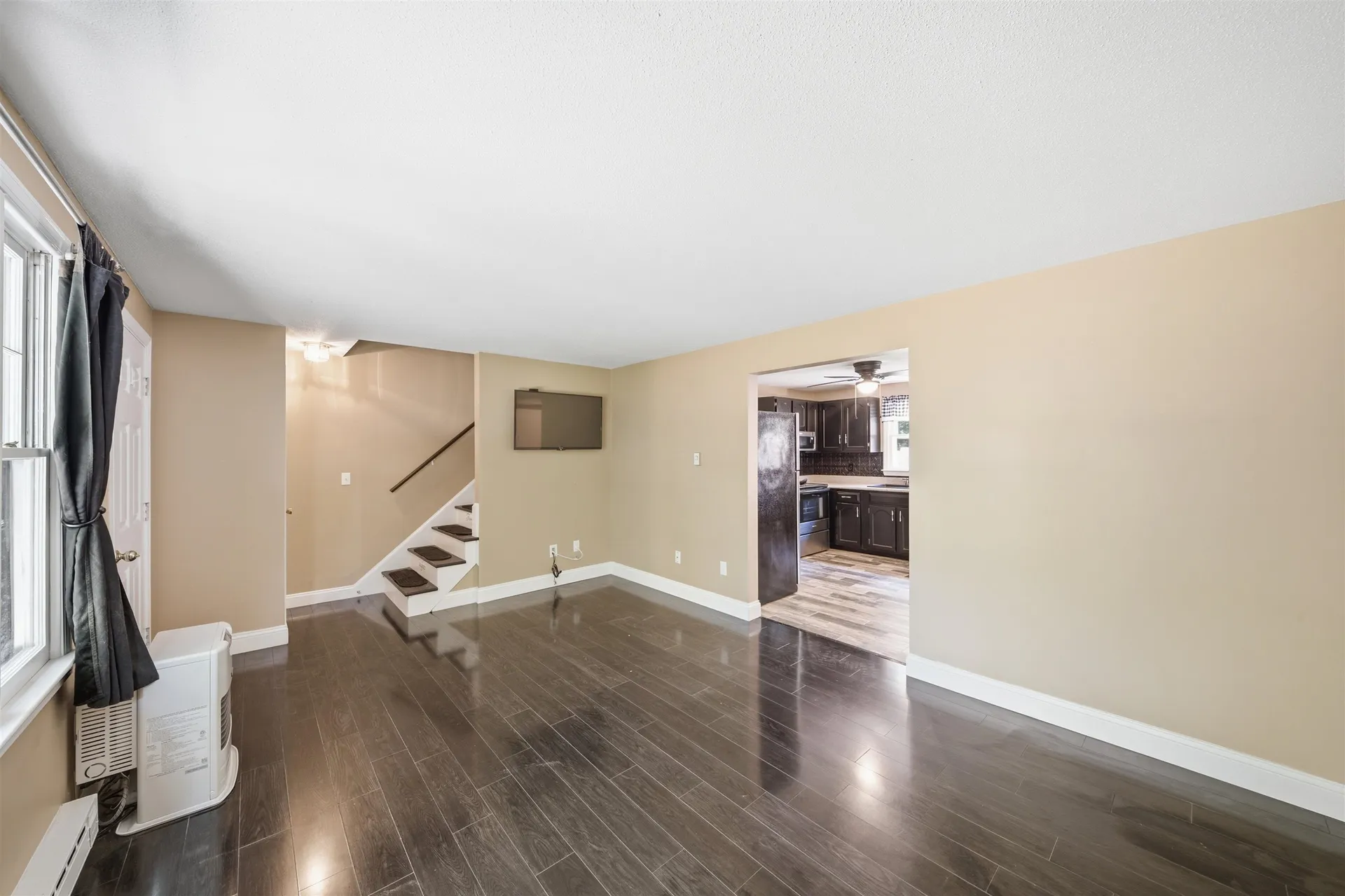 9 Midridge Circle Londonderry NH 03053