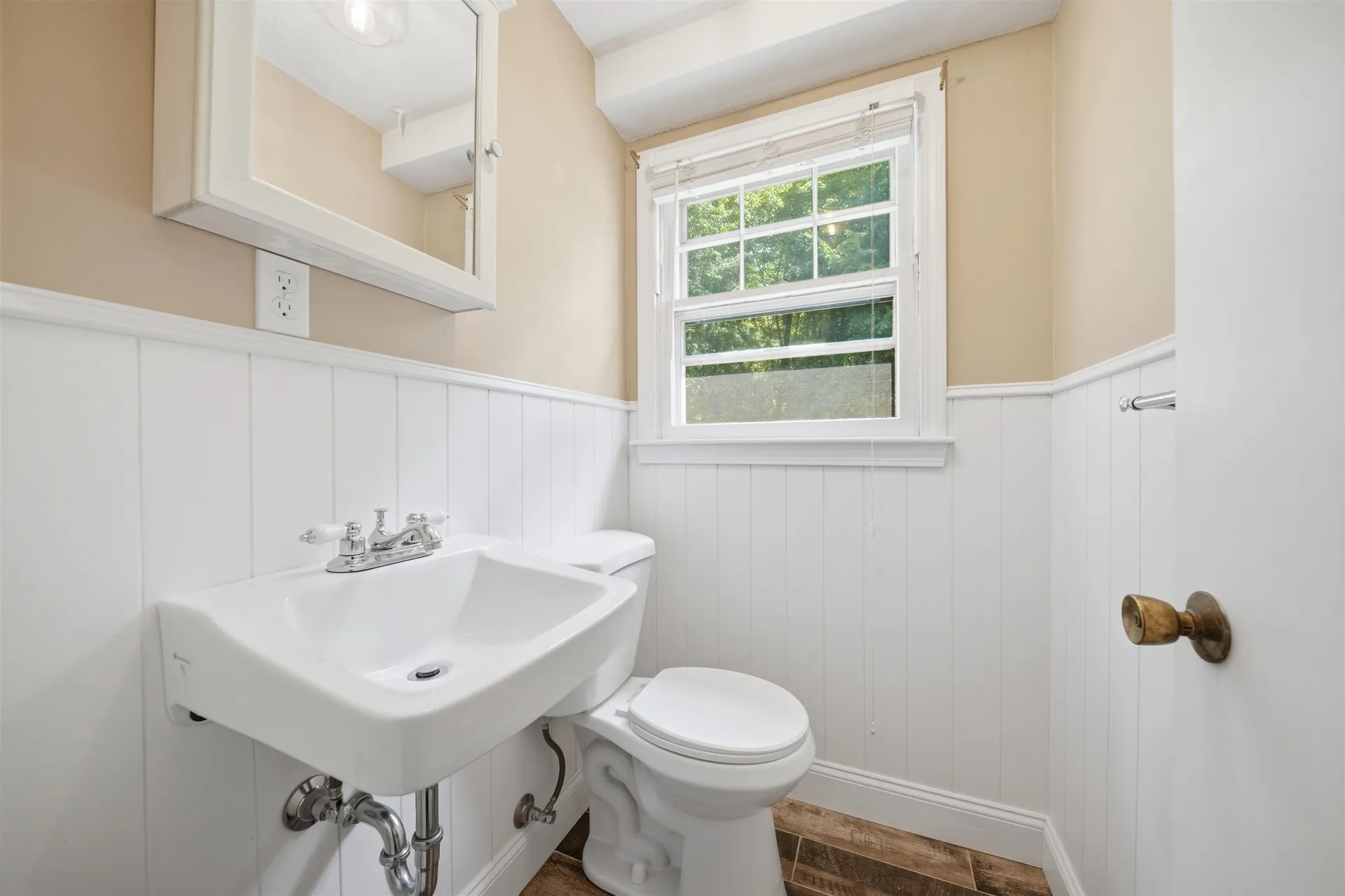 9 Midridge Circle Londonderry NH 03053