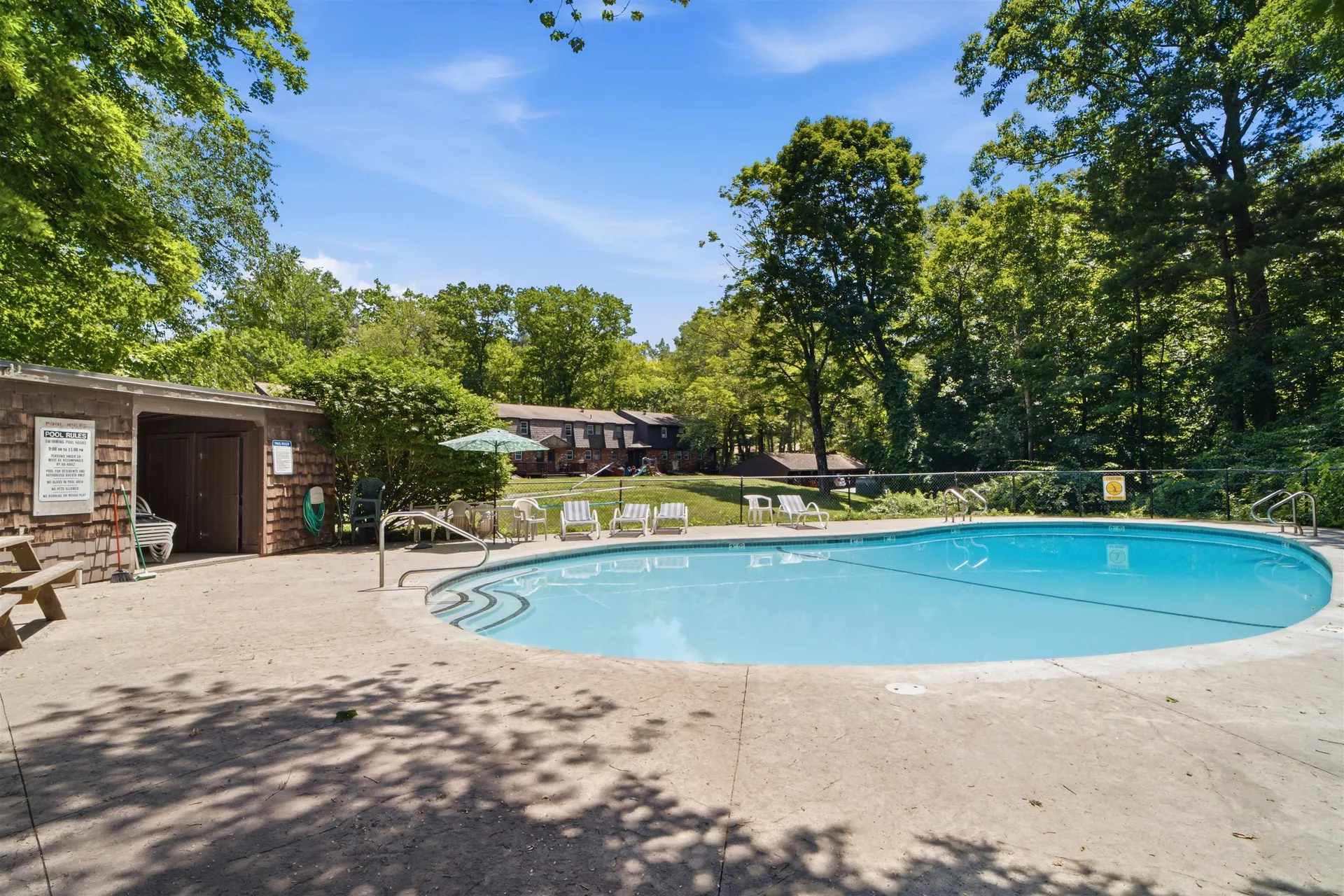 9 Midridge Circle Londonderry NH 03053