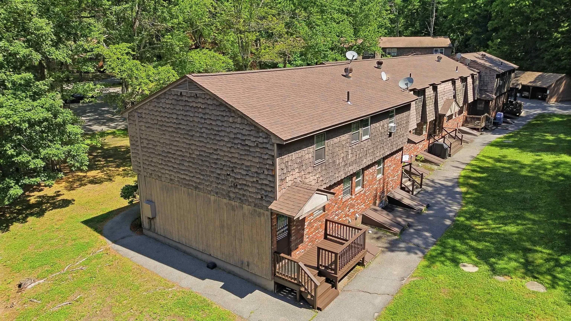 9 Midridge Circle Londonderry NH 03053