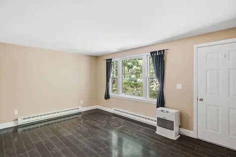 9 Midridge Circle Londonderry NH 03053