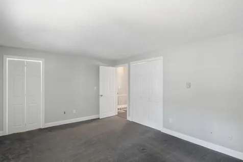 9 Midridge Circle Londonderry NH 03053
