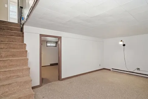 9 Midridge Circle Londonderry NH 03053
