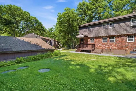 9 Midridge Circle Londonderry NH 03053