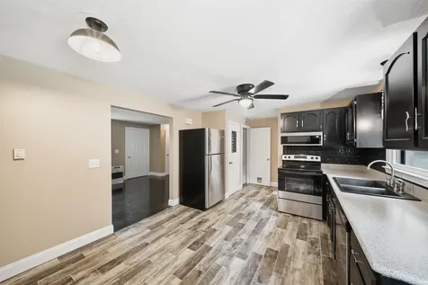 9 Midridge Circle Londonderry NH 03053