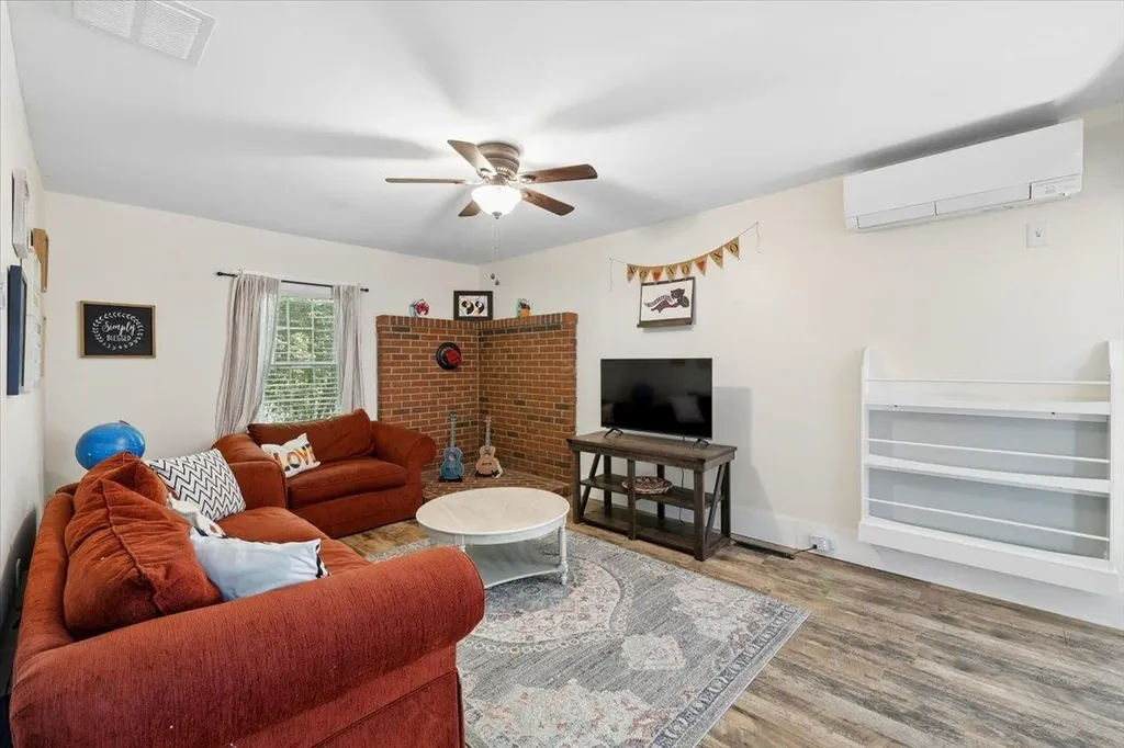 292 Buckley Road Weare NH 03281