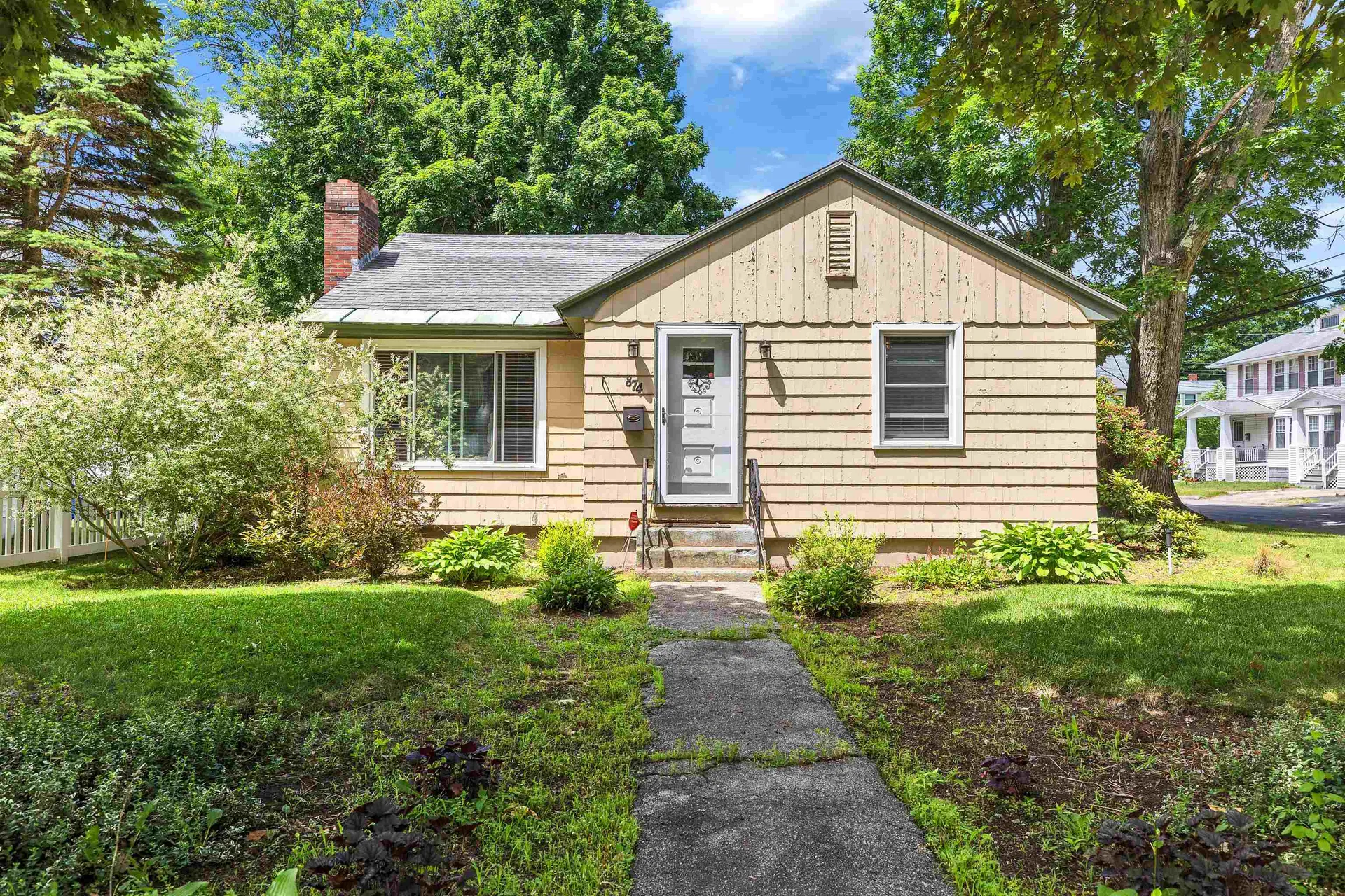 Manchester NH, 874 Belmont Street