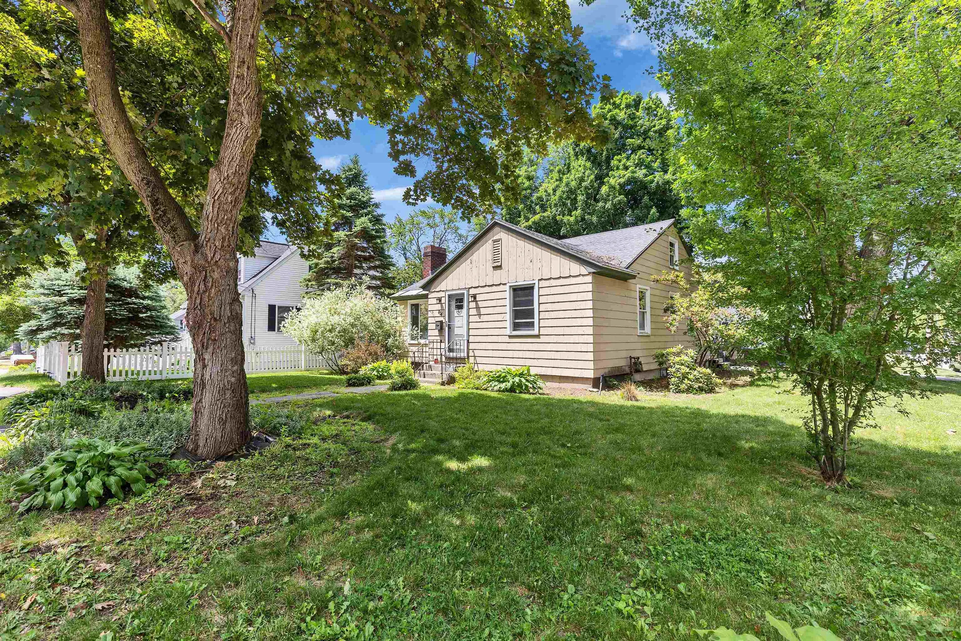 874 Belmont Street Manchester NH 03104