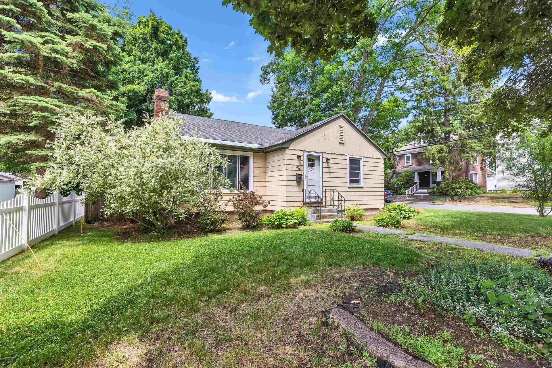 874 Belmont Street Manchester NH 03104