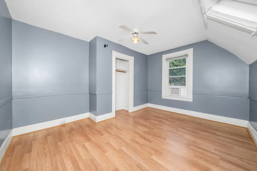 9 Grove Street Derry NH 03038
