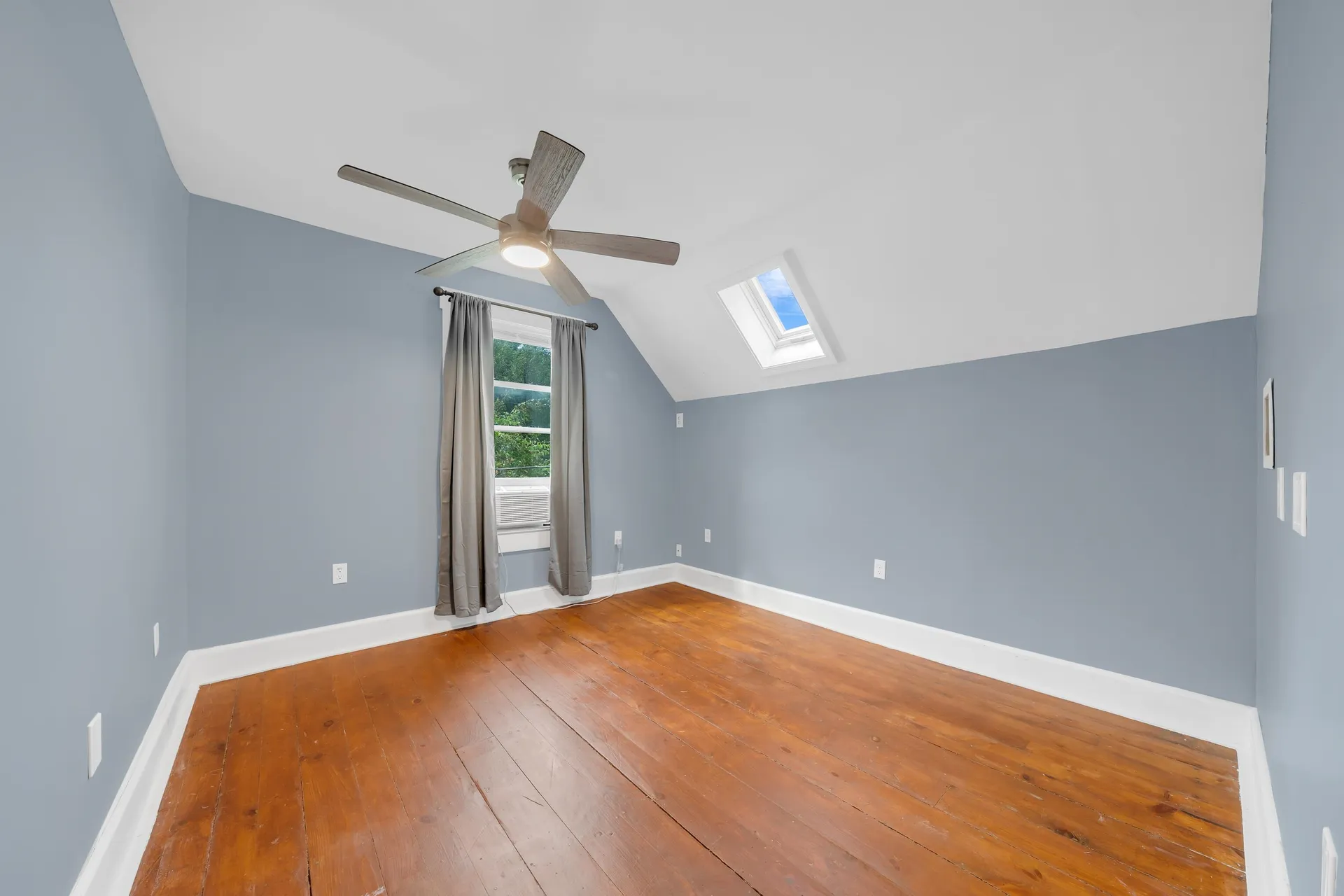 9 Grove Street Derry NH 03038