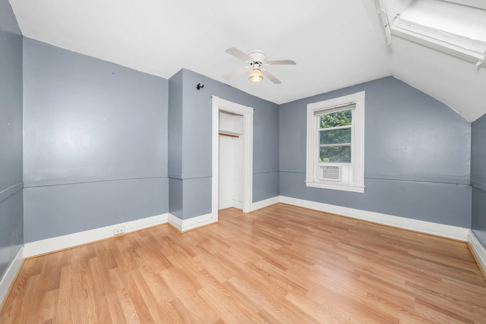 9 Grove Street Derry NH 03038
