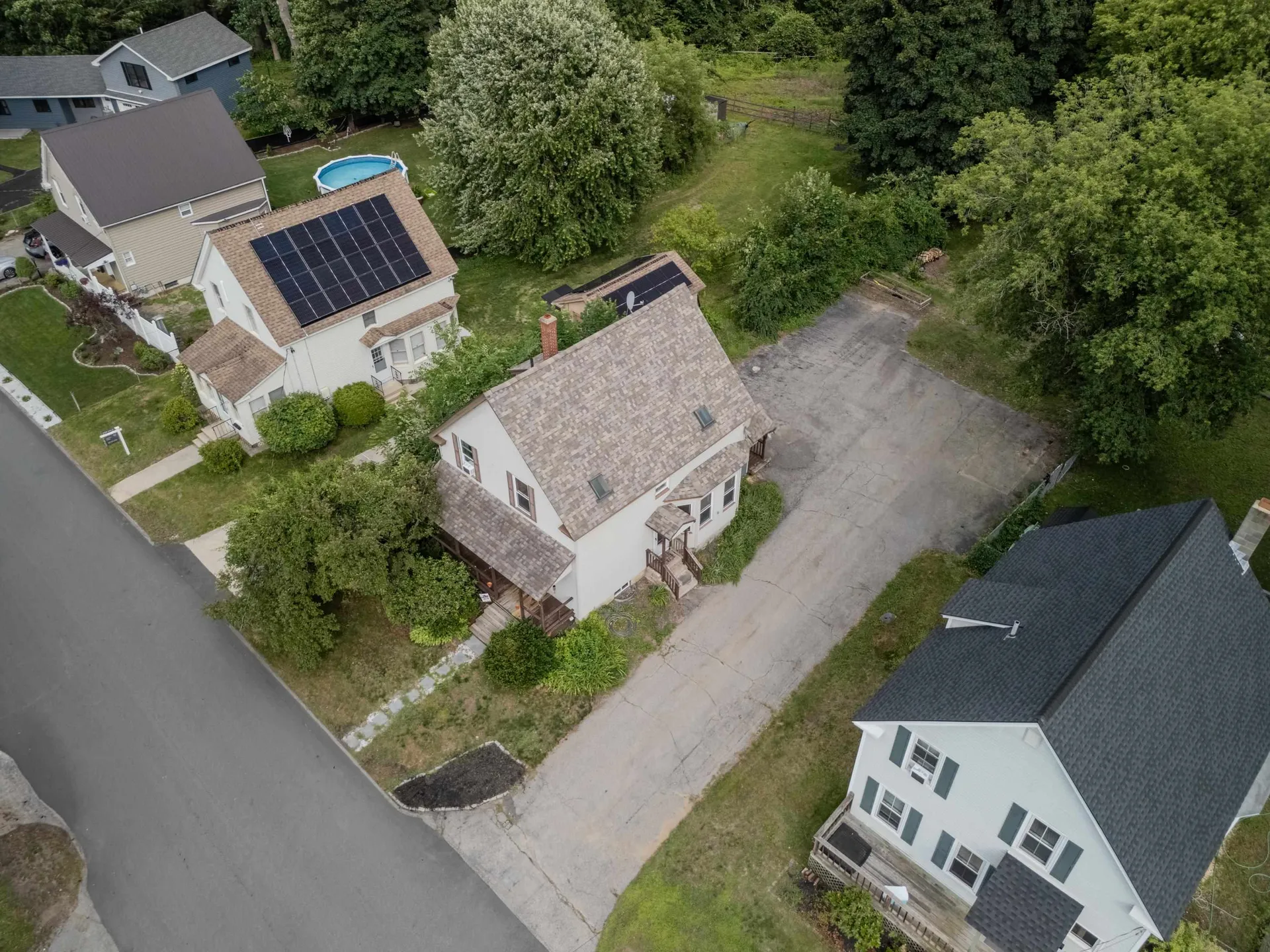 9 Grove Street Derry NH 03038