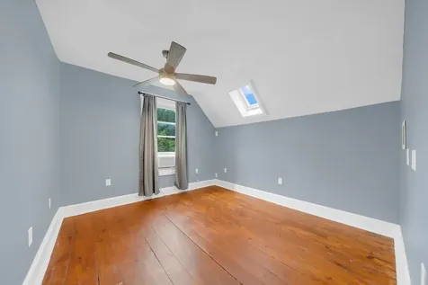 9 Grove Street Derry NH 03038