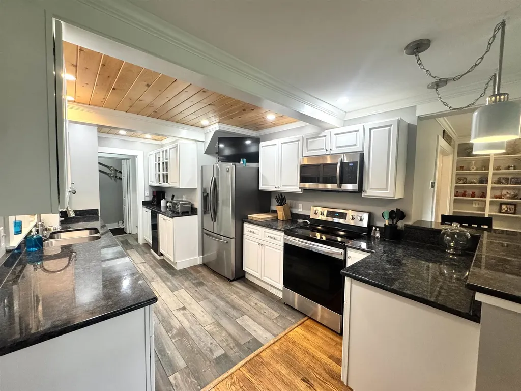43 White Oaks Road Laconia NH 03246