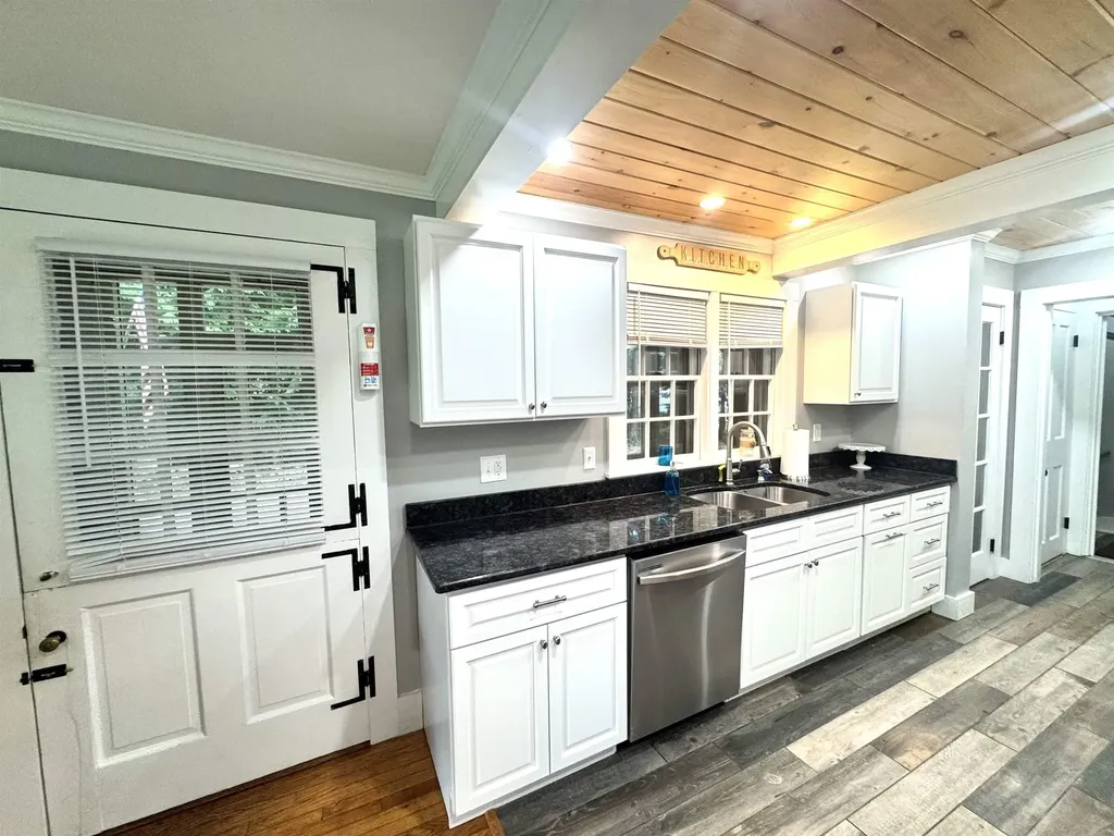 43 White Oaks Road Laconia NH 03246