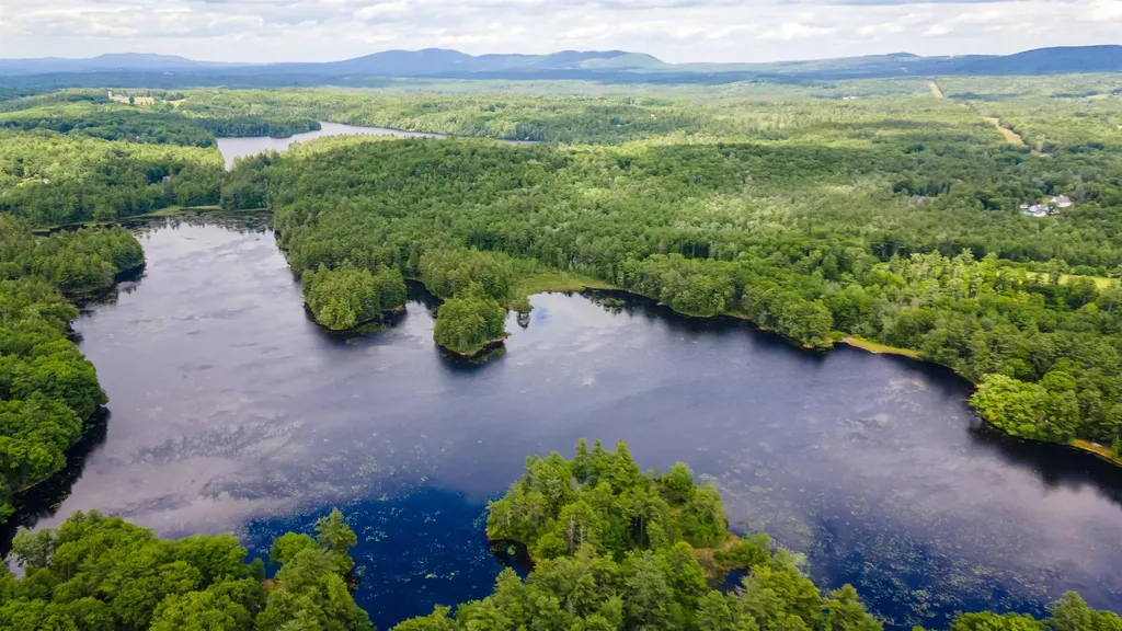 14 Sandy Cove Road Rindge NH 03461