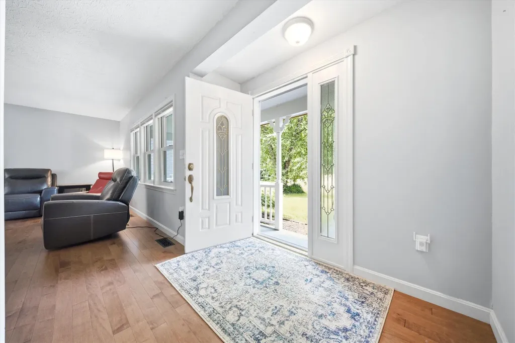 11 Hammar Road Nashua NH 03062