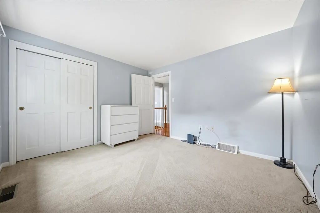 11 Hammar Road Nashua NH 03062