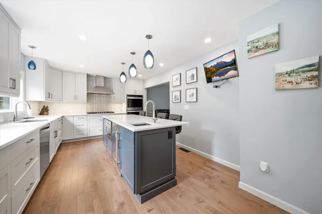 11 Hammar Road Nashua NH 03062