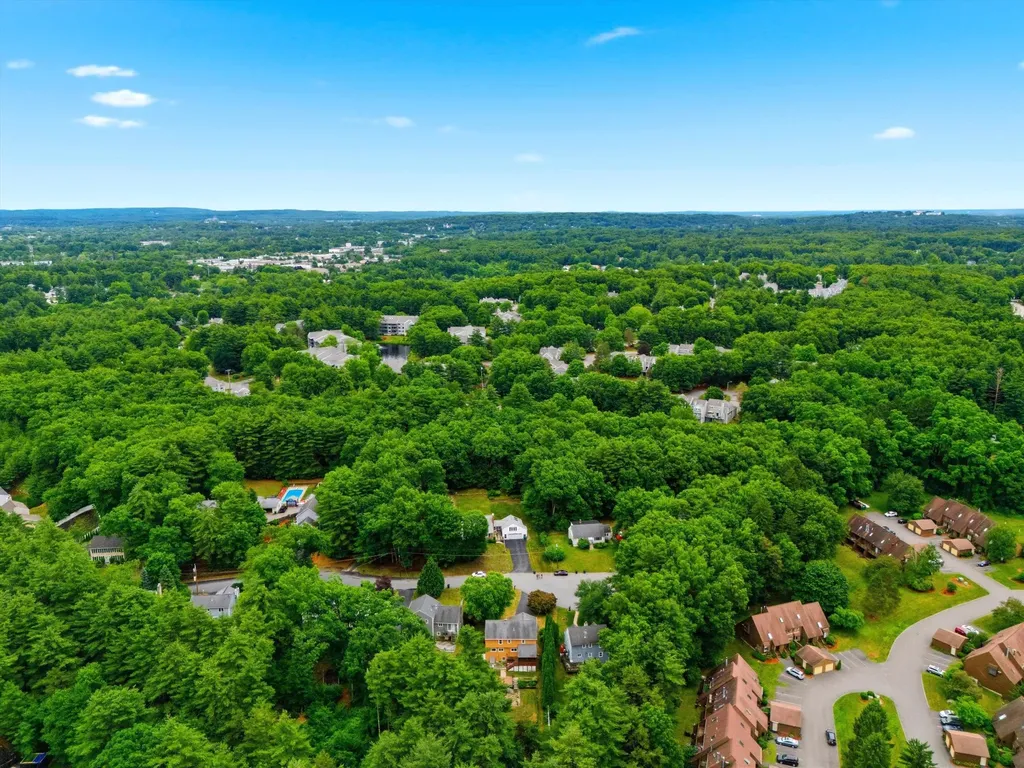 11 Hammar Road Nashua NH 03062