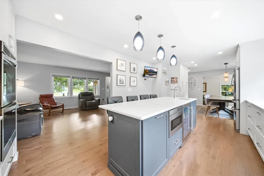 11 Hammar Road Nashua NH 03062