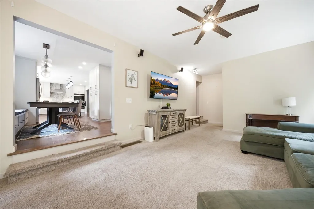 11 Hammar Road Nashua NH 03062